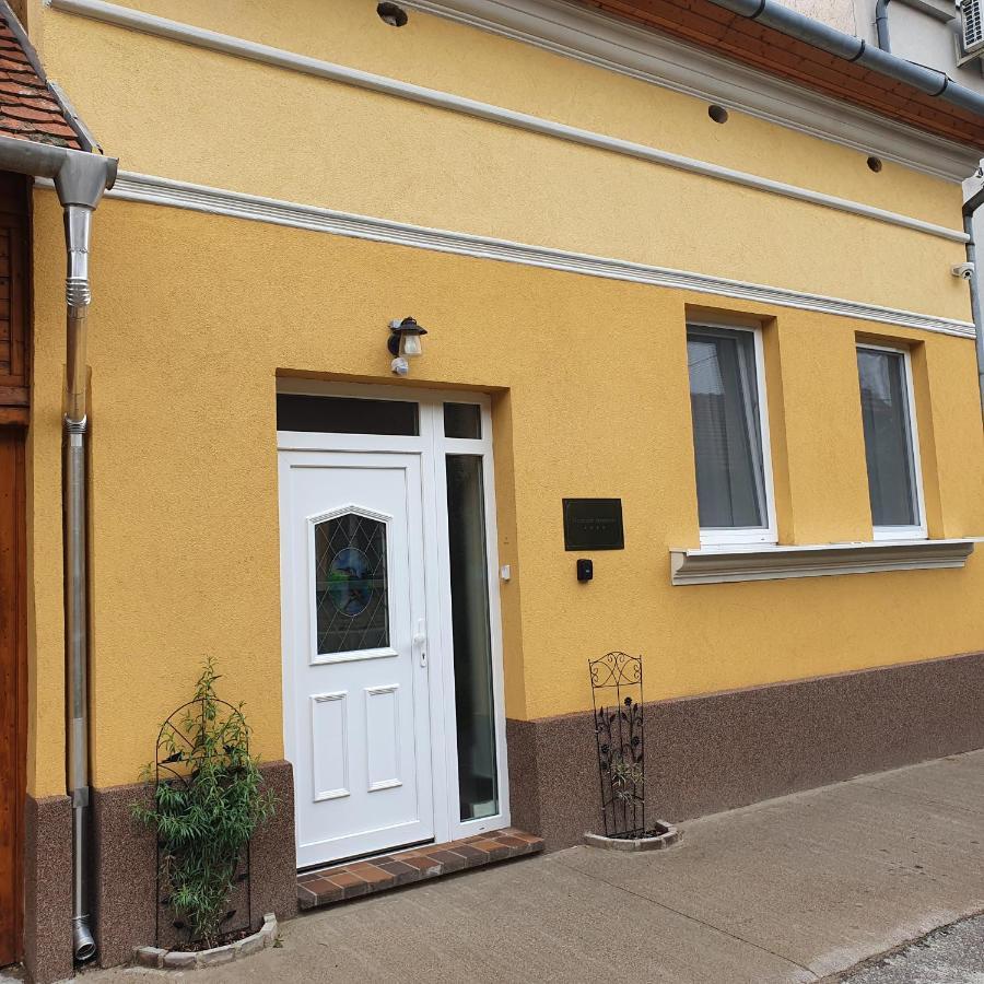 Jegmadar Apartman Debreţin Exterior foto