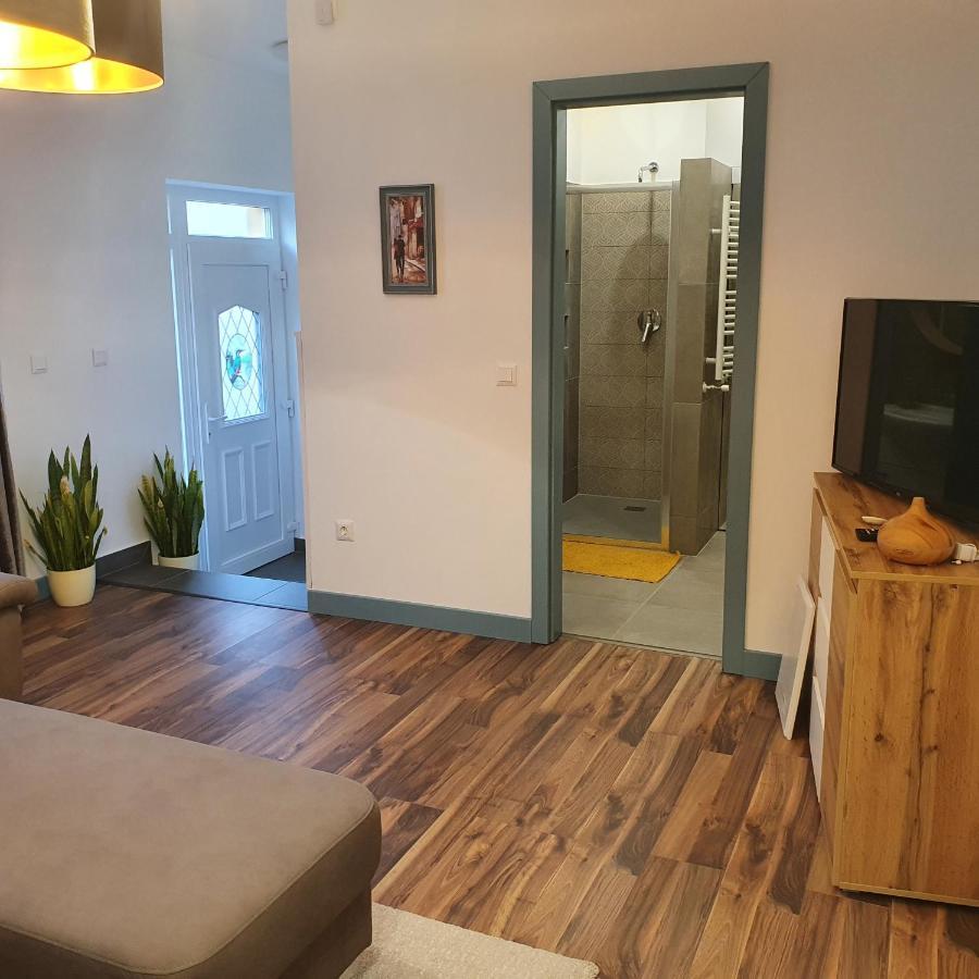 Jegmadar Apartman Debreţin Exterior foto