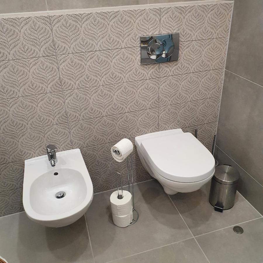 Jegmadar Apartman Debreţin Exterior foto